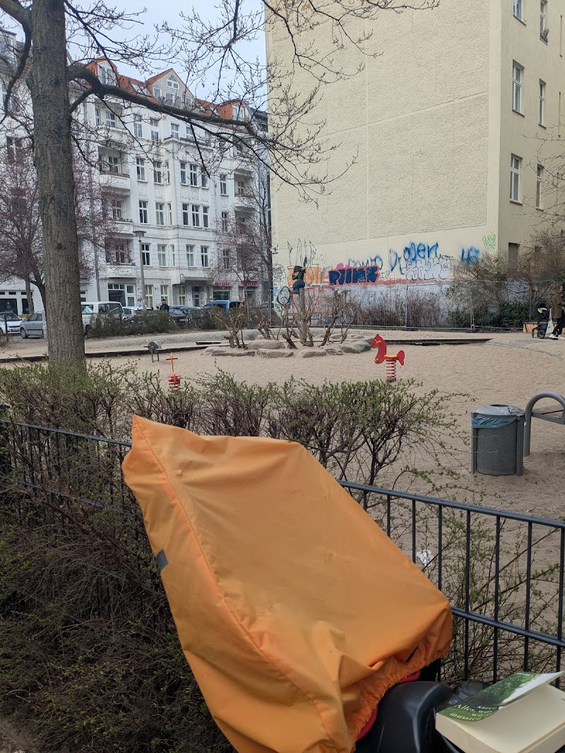 Spielplatz Bötzowstraße/K.-Niederkirchner-Str.