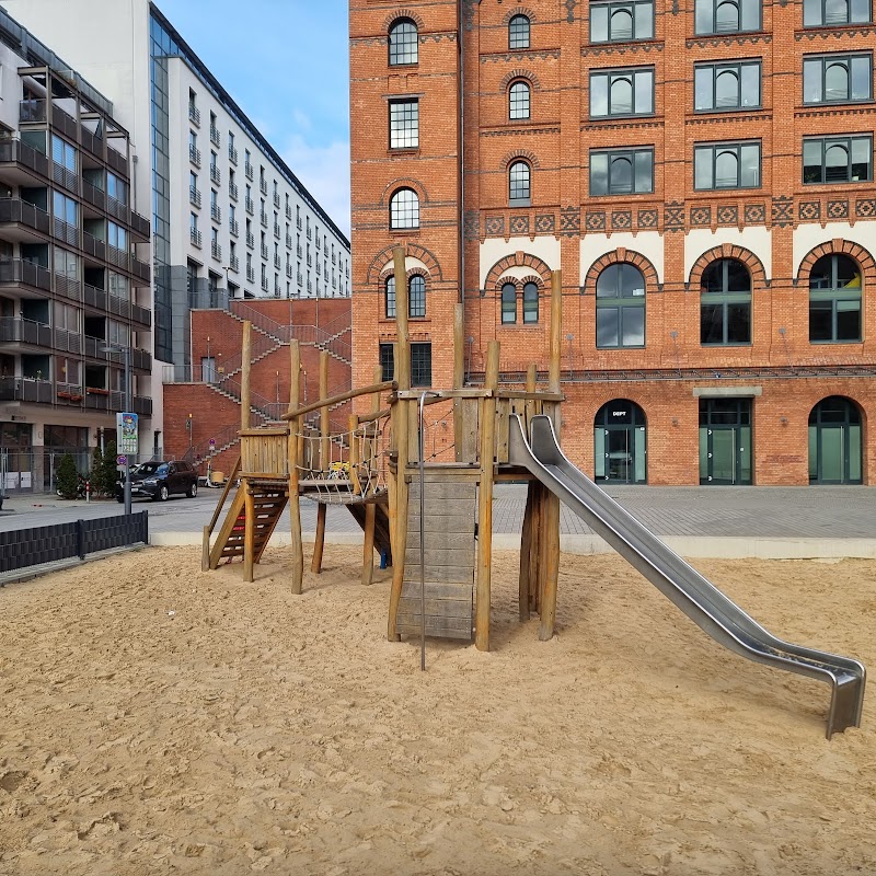 Regenbogen-Spielplatz