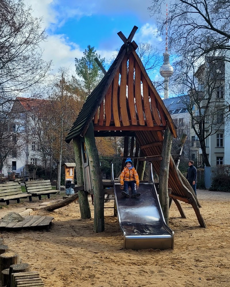 Spielplatz im Krausnickpark - Piraten Spielplatz Mitte