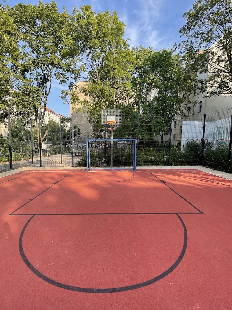 Spiel- und Bolzplatz