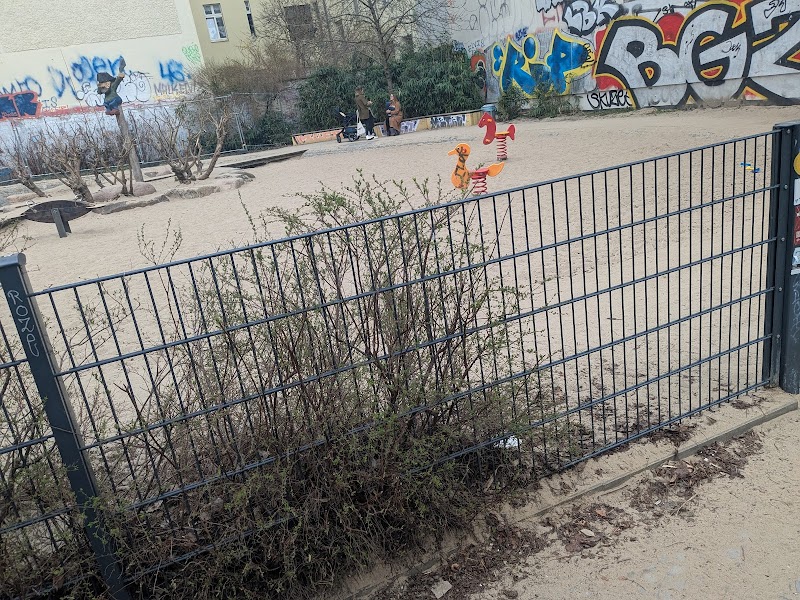Spielplatz Bötzowstraße/K.-Niederkirchner-Str.